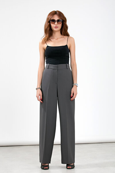 LA PANTE High Waist Comfortable Fit Pants with Back Flap Pockets