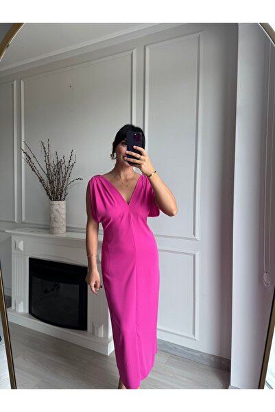 MSY فستان نسائي بفتحة رقبة على شكل حرف V مع تفاصيل مشبك على الكتف