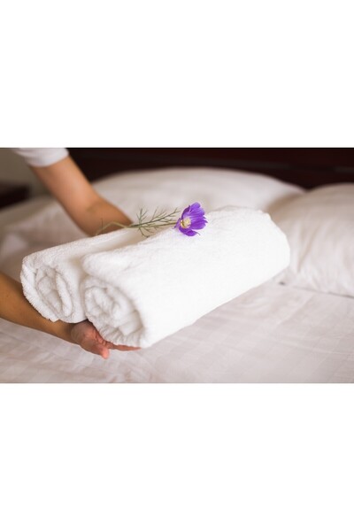 Bedora Set of 2 Hotel Line face towels, Bedora, 50 x 90 cm, 100% carded cotton, 500 gr/sqm, white