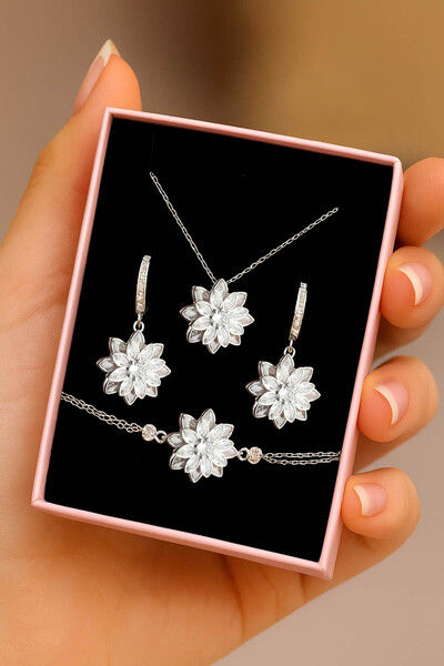 Silvanya Jewelry 925 Ayar Gümüş Zirkon Taşlı Beyaz Lotus Çiçeği Kadın Kolye K...