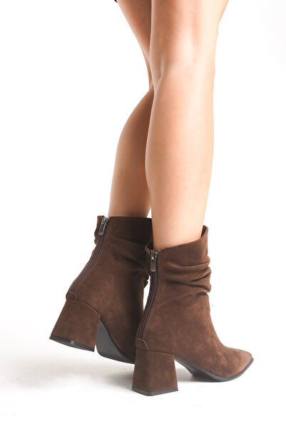 Shoesers Γυναικείες μπότες με χοντρό τακούνι με μυτερή μύτη και φερμουάρ στο πίσω μέρος
