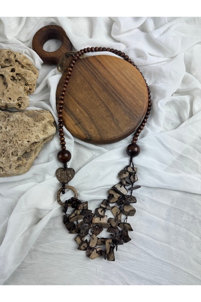 SEDEF TAKI Ahşap kahverengi kalpli tasarım kolye