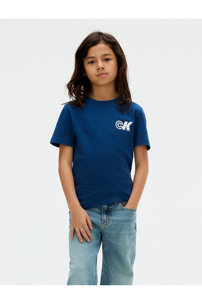 Calvin Klein تي شيرت رجالي بأكمام قصيرة وشعار موسمي من الجينز الأزرق