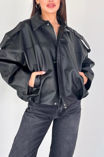 Jaglion Жіноча шкіряна куртка-бомбер з смужками моделі ZR