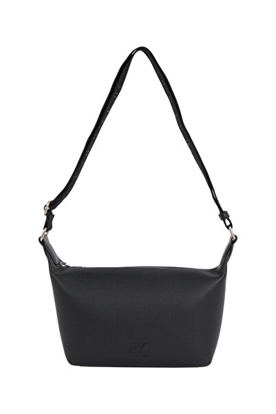 Calvin Klein حقيبة كتف نسائية سوداء خفيفة الوزن ومزخرفة