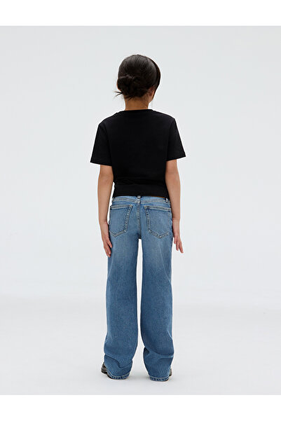 Calvin Klein Girls Black Pearl Signature Nyc Regular Crew Neck T-Shirt