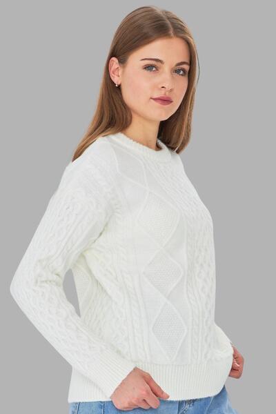 Irmak Kerekli Women's Crew Neck Hair Knit Sweater 70105
