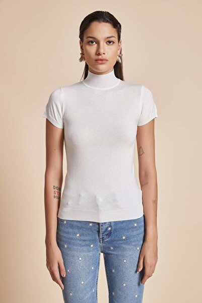 Yola Solid High Neck Short Sleeve Top