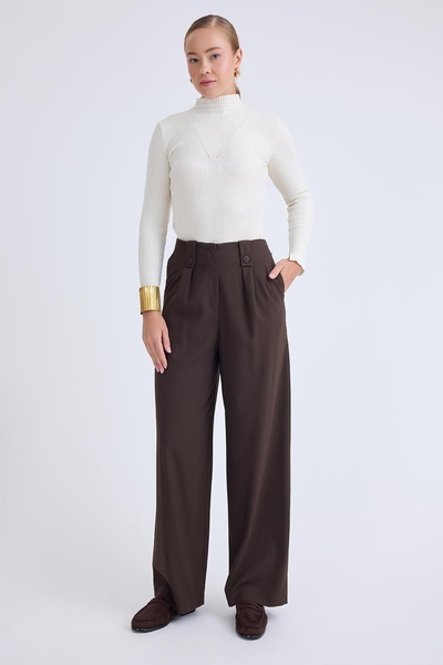 Vitrin Wide leg pants with button detail