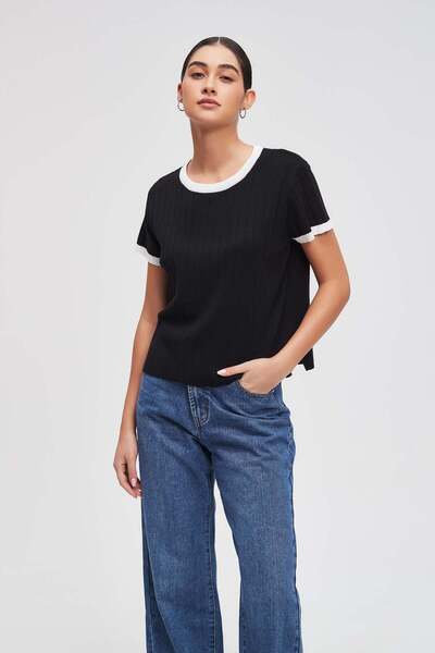 Livia Solid Half-Sleeve Top