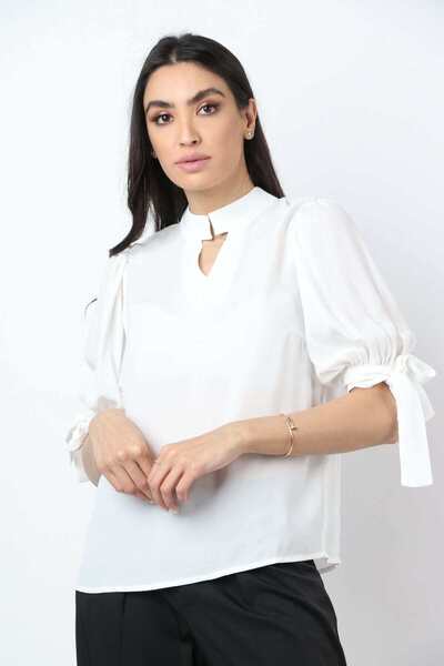 Nichii بلوزة سادة بأكمام قصيرة وربطة عنق