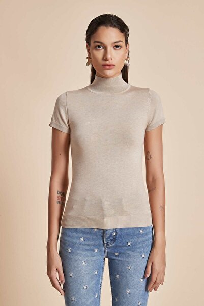 Yola Solid High Neck Short Sleeve Top