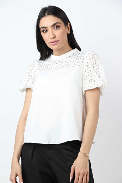 Nichii بلوزة سادة بأكمام قصيرة منفوخة