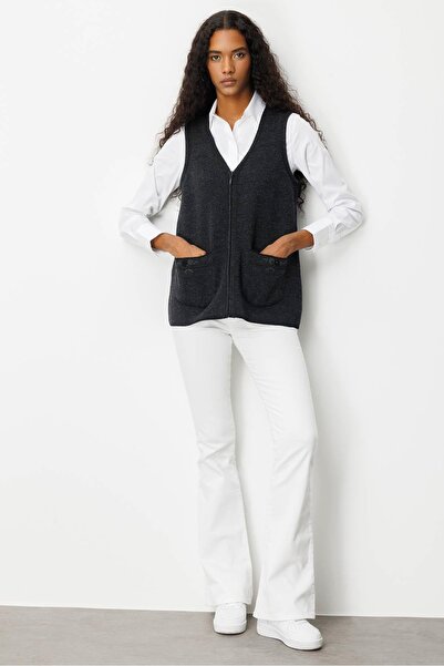 Desen Triko Women's V-Neck Pocket Embroidered Wool Vest Black