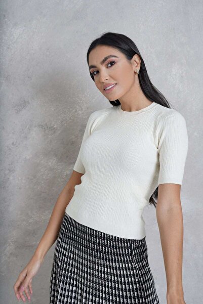 Nichii Solid Half-Sleeve Top