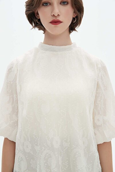 Nichii Embroidered Half-Sleeve Top