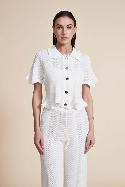 Yola بلوزة سادة مكشكشة بأكمام نصفية