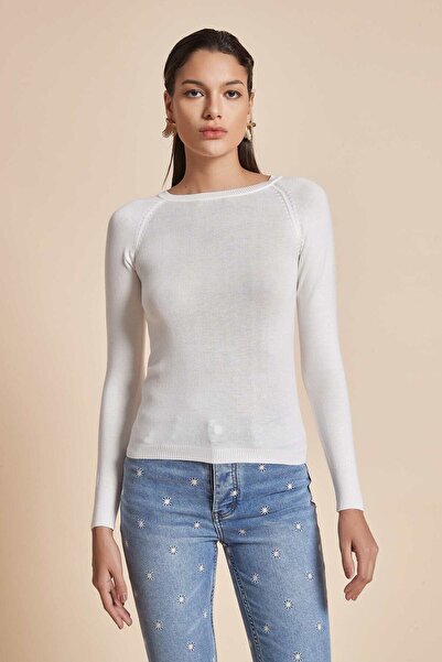 Yola Solid Long-Sleeve Top