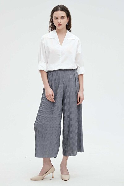 Nichii Solid V-Neck Long-Sleeve Top