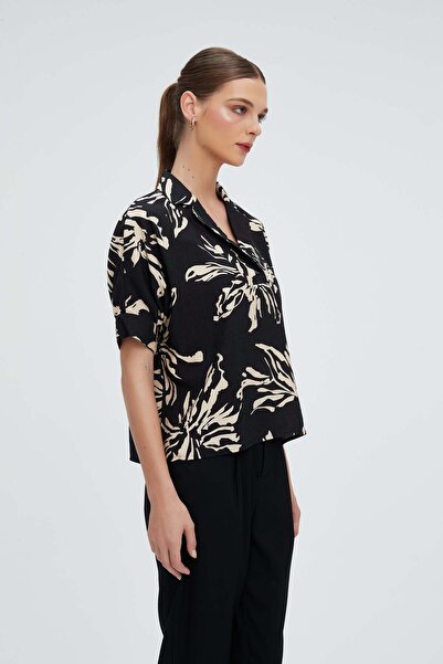 Nichii Floral Short-Sleeve Top