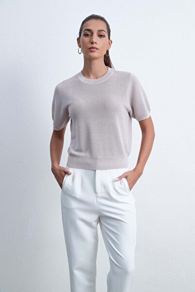 Livia Solid Crew Neck Half Sleeve Top