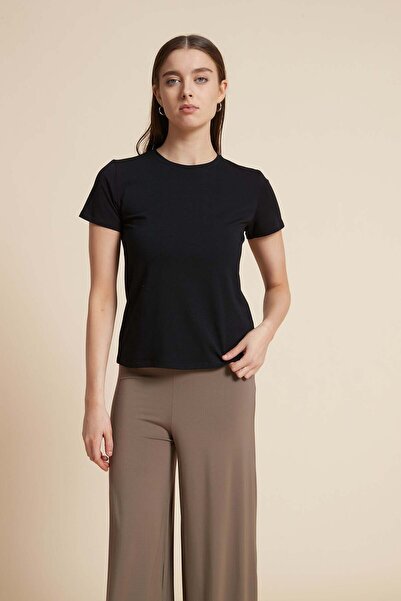 Yola Solid Knitted Half-Sleeve Top