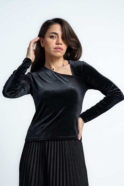 mica بلوزة سادة بأكمام طويلة ورقبة على شكل قارب