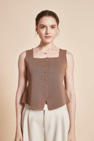 Yola Solid Buttoned Square Neck Top