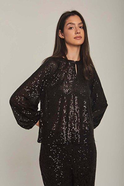 DALYDRESS بلوزة سهرة لامعة مزينة بالترتر