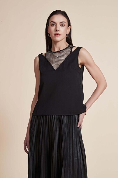 Yola بلوزة بدون أكمام بتفاصيل دانتيل سادة