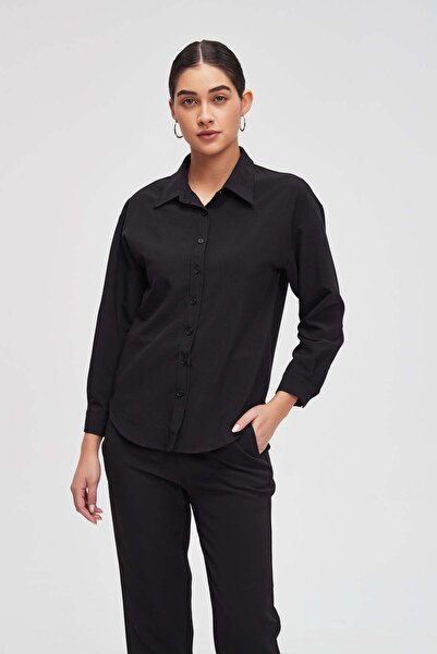 Livia Solid Buttoned Shirt Collar Top