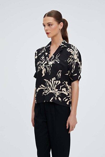Nichii Floral Short-Sleeve Top