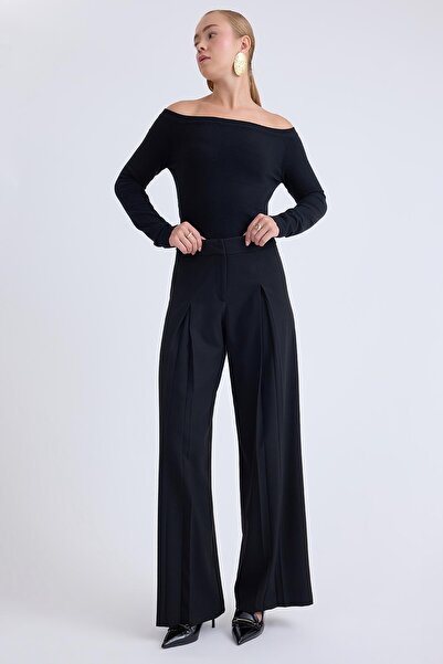 Vitrin Pleated Wide Leg Trousers