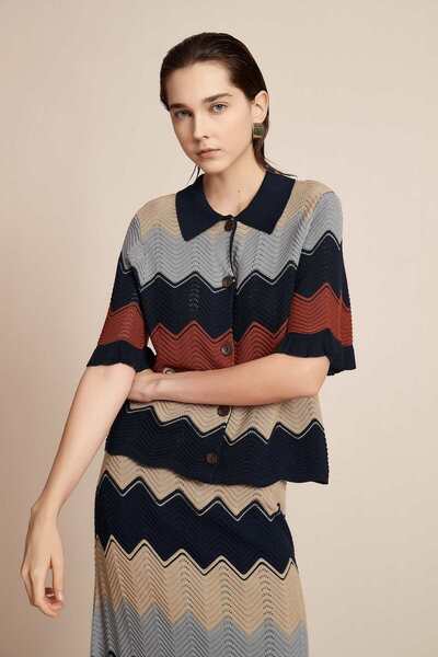 Yola بلوزة مخططة بأكمام نصفية