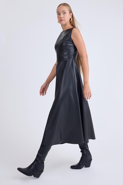 Vitrin Δερμάτινο φόρεμα με μήκος μίντι με μηδενικό μανίκι