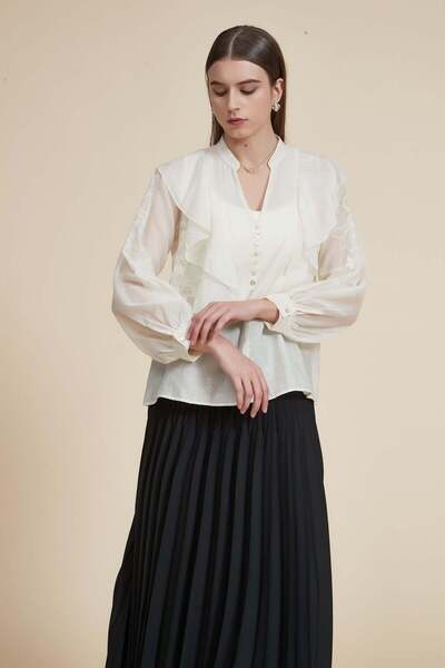 Yola Solid V-Neck Waist-Length Top