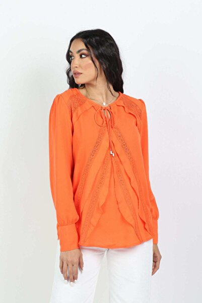 DALYDRESS بلوزة مطرزة بأكمام طويلة