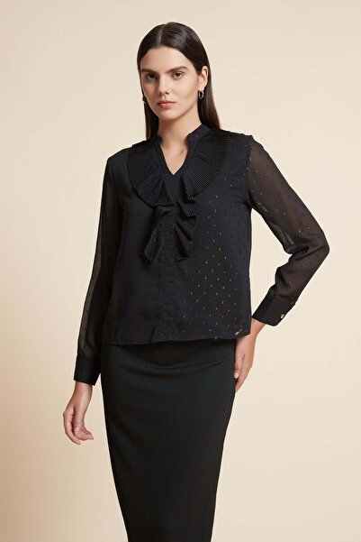 Yola بلوزة بأكمام طويلة ورقبة على شكل حرف V وطبعة على الصدر