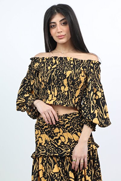 mica Floral Off-Shoulder Crop Top