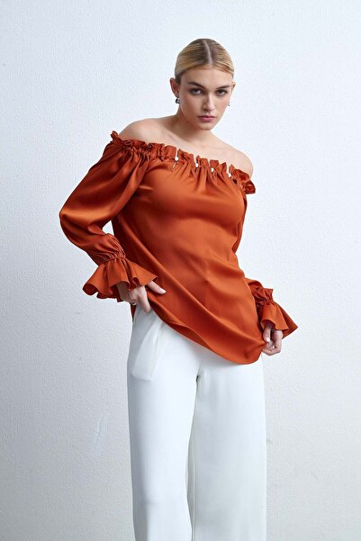 Livia بلوزة سادة بأكمام طويلة وأكتاف مكشوفة