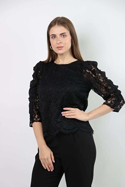 Nichii Lace 3/4-Sleeve Top
