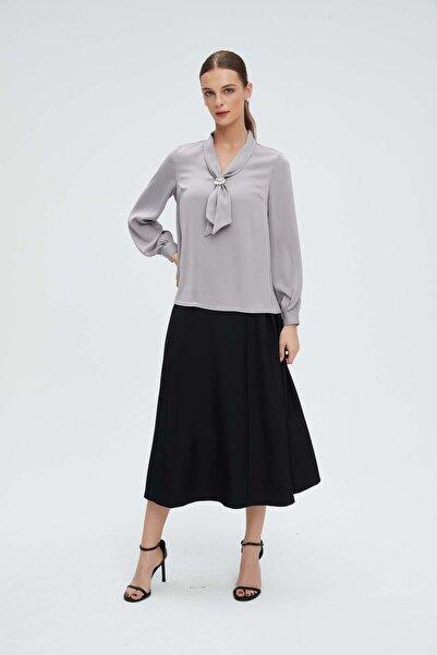 Nichii Solid V-Neck Long-Sleeve Top