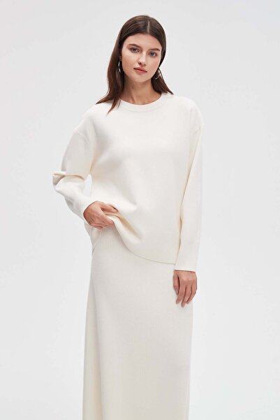 Livia Long-Sleeve Crew-Neck Top