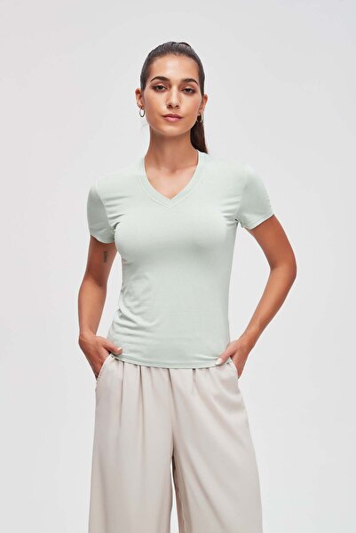 Livia Solid V-Neck Half Sleeve Top