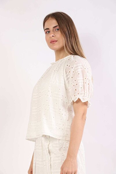 Nichii Lace Puff-Sleeve Top