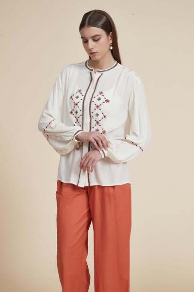 Yola Printed Lace Detail Long-Sleeve Top