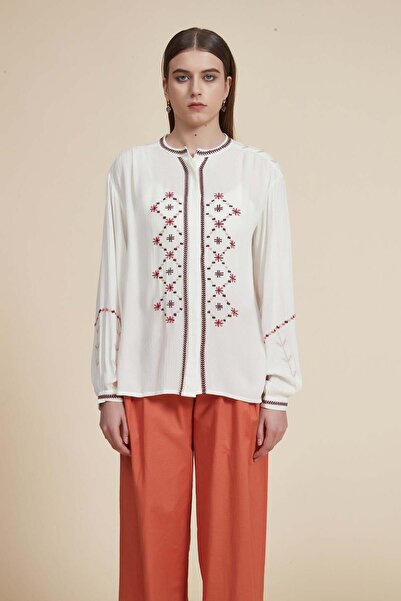 Yola Printed Lace Detail Long-Sleeve Top