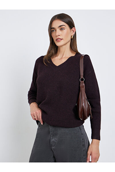 Styli Burgundy V-Neck Knitted Sweater