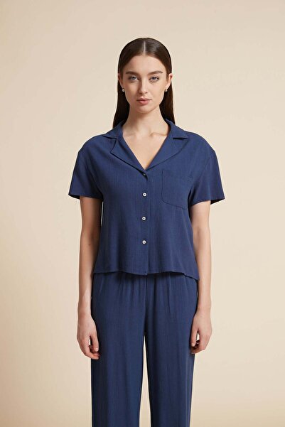 Yola Solid Buttoned Half-Sleeve Top