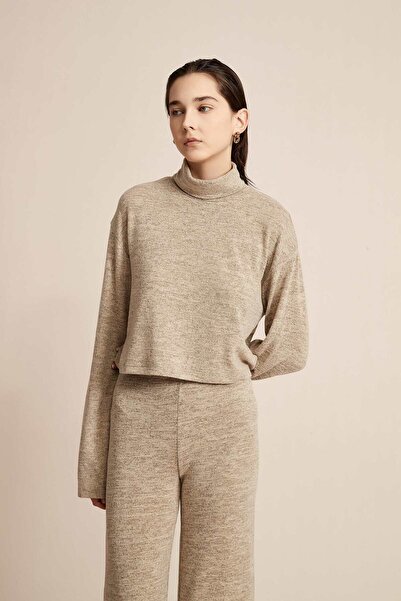 Yola Solid High Neck Long Sleeve Top